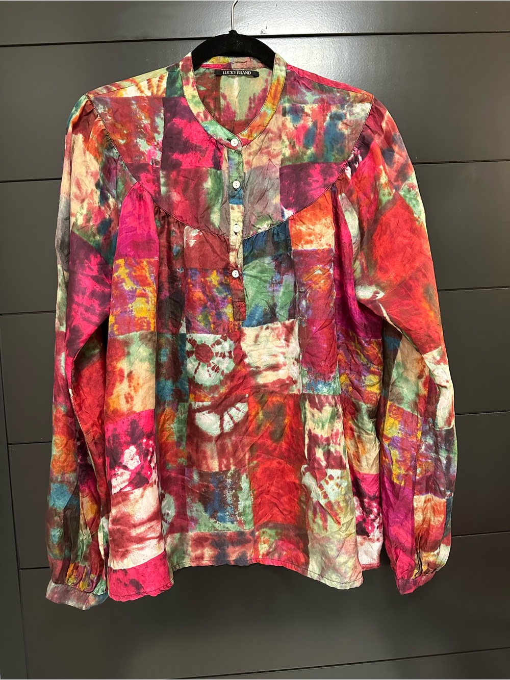 Lucky Brand Tie-Dye Patchwork-look, Blouse in Red, Pink, Green, Blue, 100% Silk